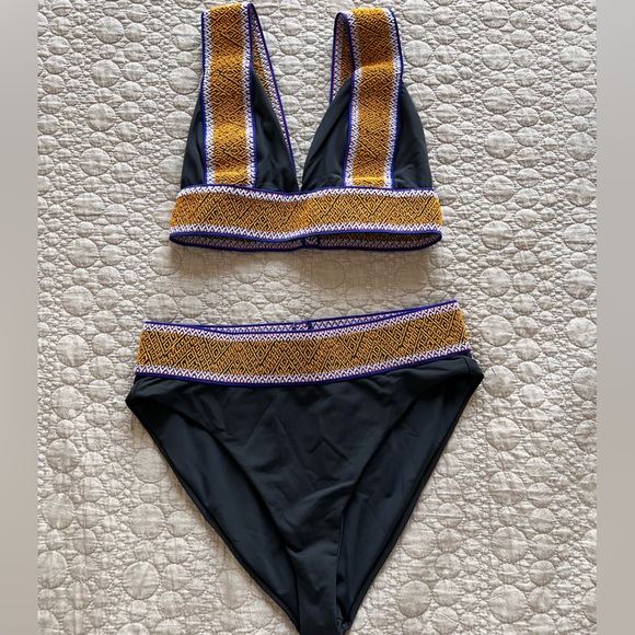 Elysiian Bali Bikini set - Picture 2 of 2